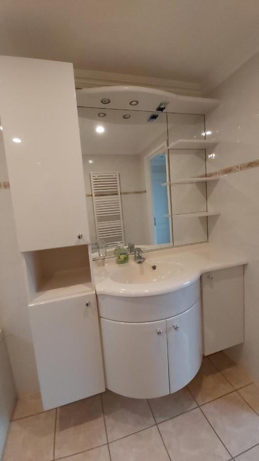 Ruim Familie Chalet Tot 4 Personen Op De Veluwe Bungalowpark De Kern 푸텐 외부 사진
