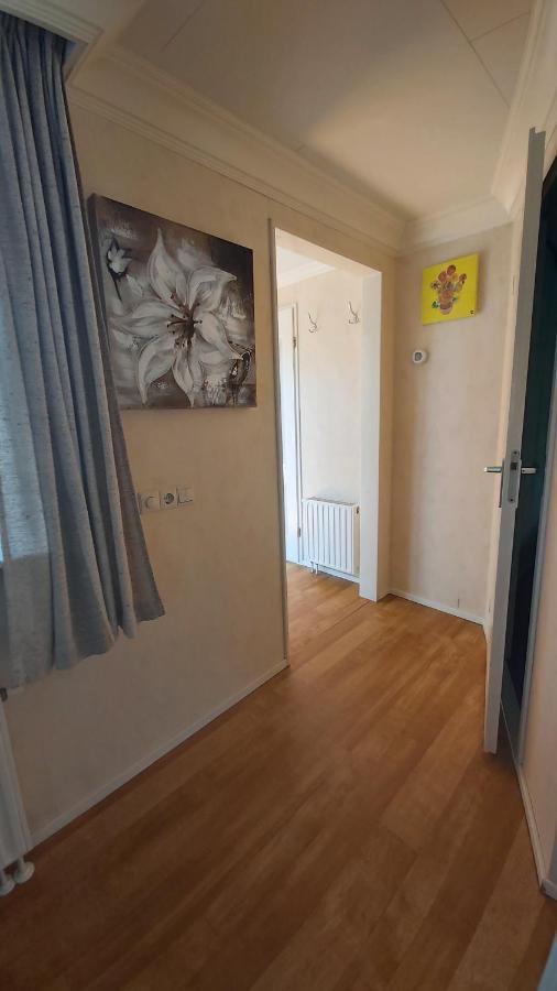 Ruim Familie Chalet Tot 4 Personen Op De Veluwe Bungalowpark De Kern 푸텐 외부 사진
