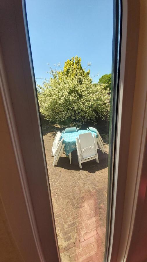 Ruim Familie Chalet Tot 4 Personen Op De Veluwe Bungalowpark De Kern 푸텐 외부 사진