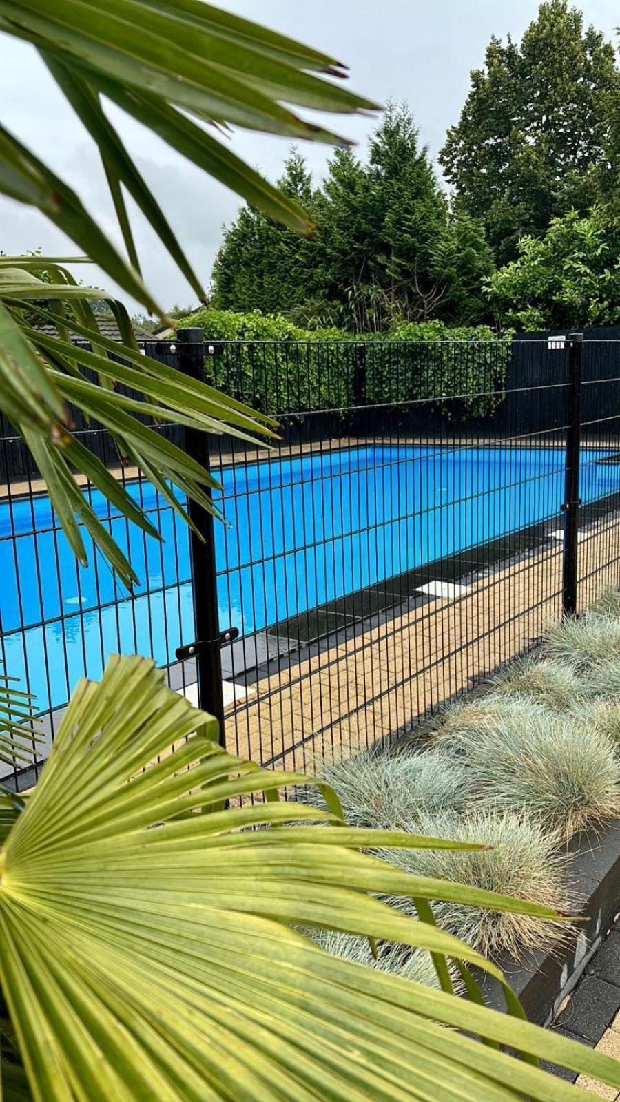 Ruim Familie Chalet Tot 4 Personen Op De Veluwe Bungalowpark De Kern 푸텐 외부 사진